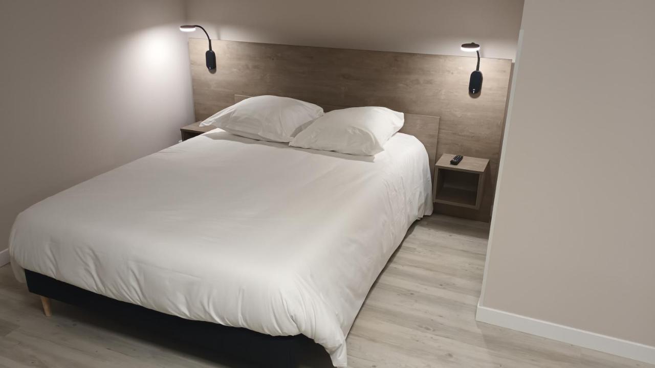 Le Petit Logis Hotel Beaumont-en-Veron Exterior photo