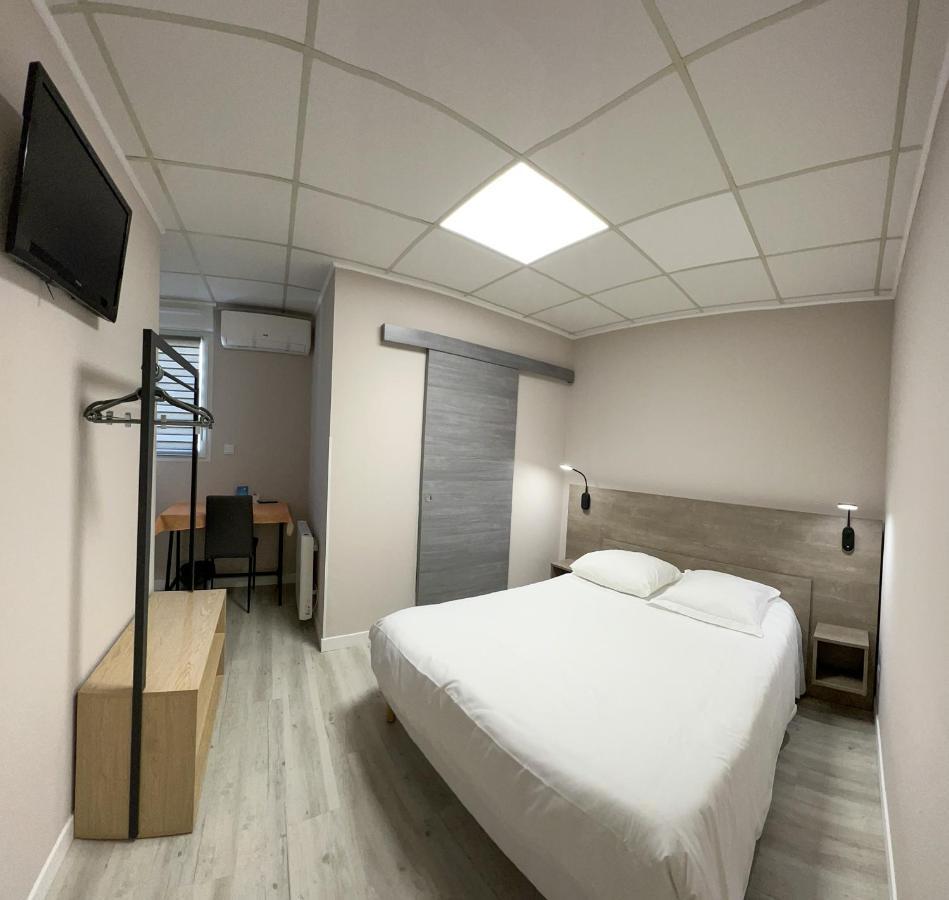 Le Petit Logis Hotel Beaumont-en-Veron Exterior photo