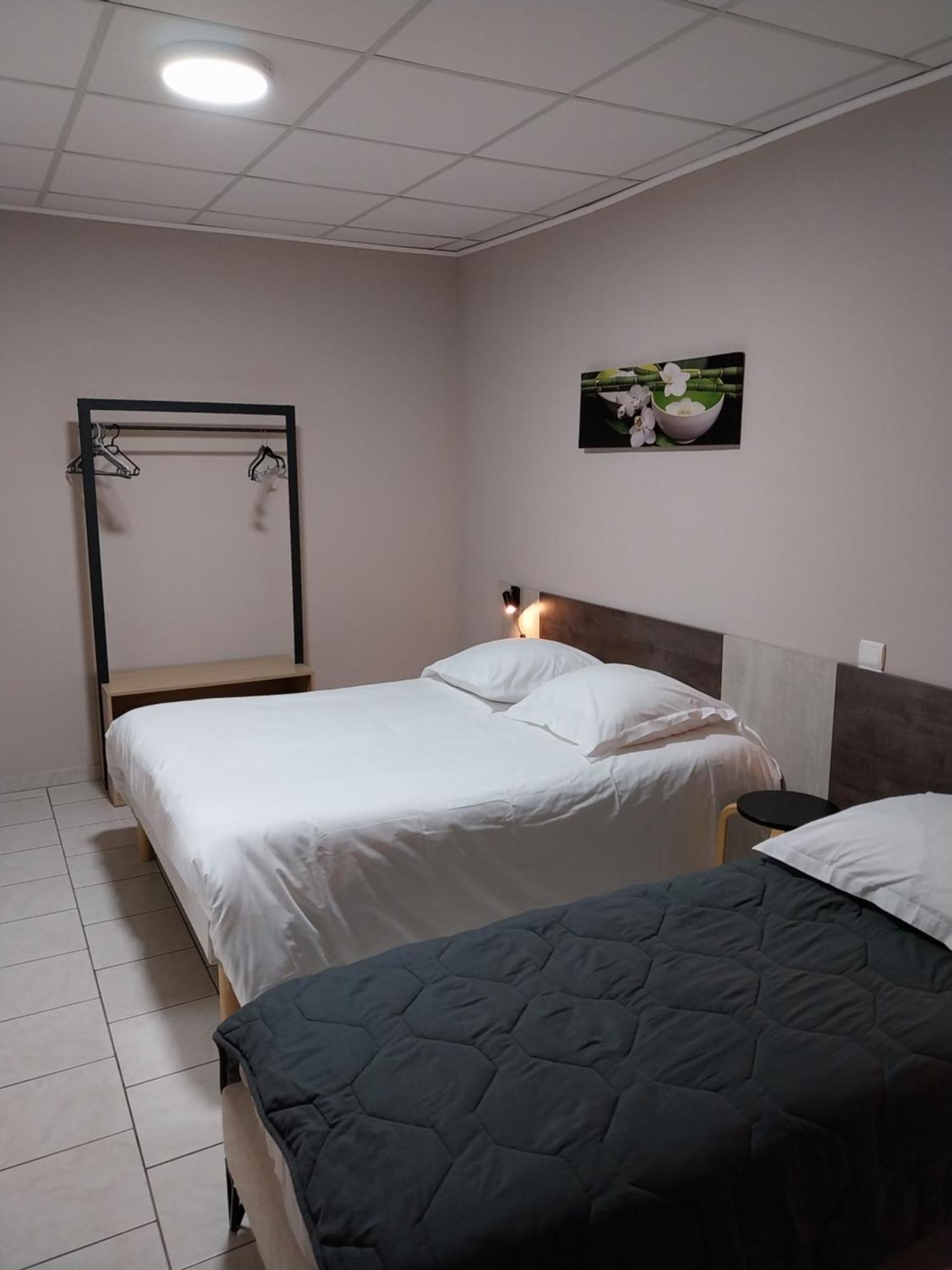 Le Petit Logis Hotel Beaumont-en-Veron Exterior photo